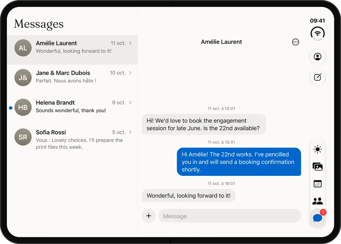 Galerly sur iPhone Duo ouvert : la messagerie et la conversation côte à côte