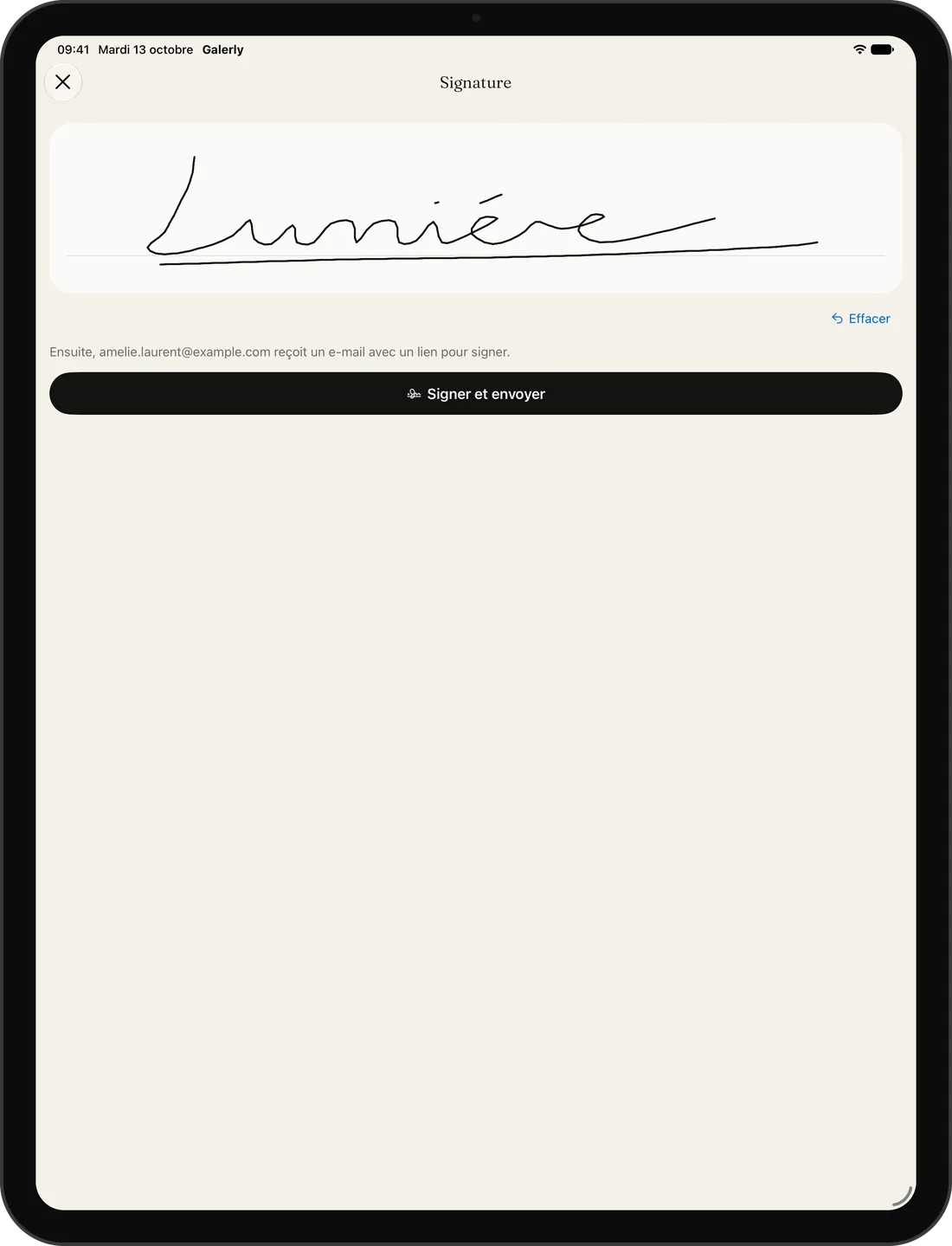 Une signature de contrat sur iPad, prête à être envoyée