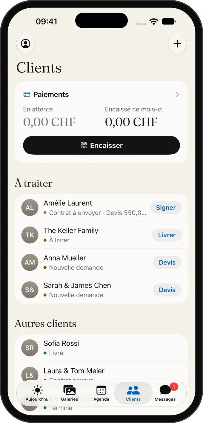 Les paiements dans l’app Galerly : ce qui est en attente et ce qui a été encaissé ce mois-ci, à côté des clients qui vous attendent