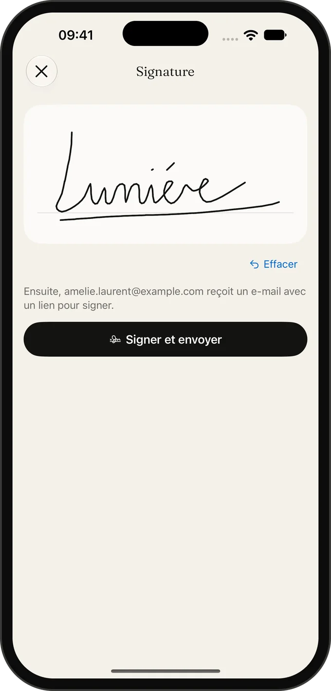 Signez le contrat du bout du doigt. Votre client signe le sien depuis un lien.